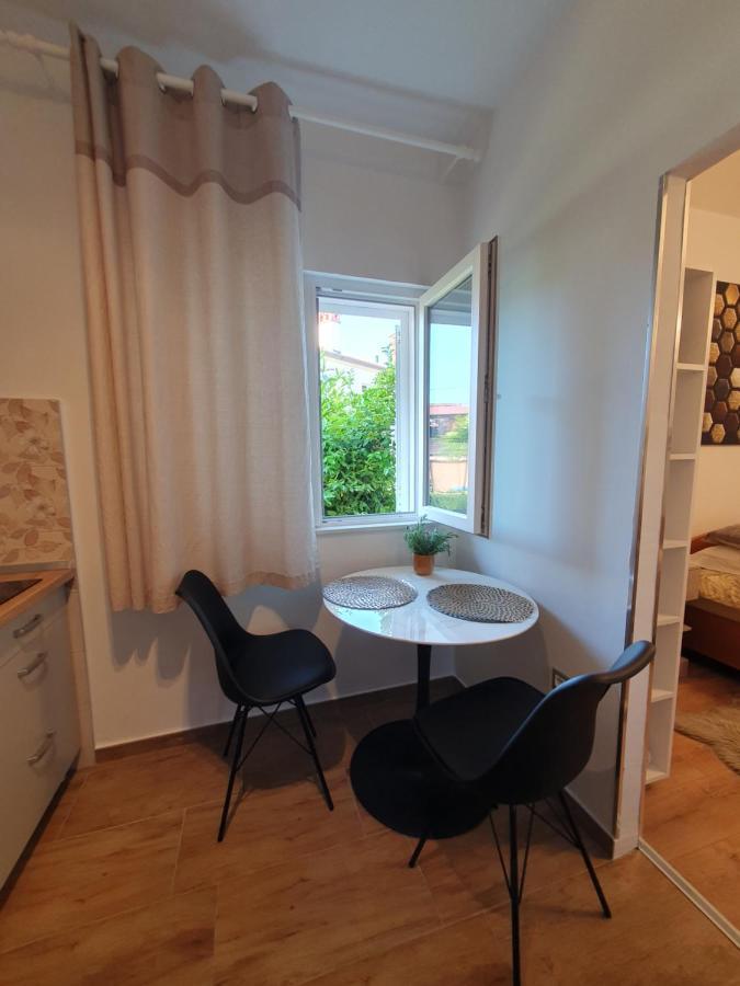 Zita - Heart Of Rovinj, Apartment For 2, Free Parking, 2Min Center, 5Min Beach Walk Exterior photo